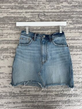 Abercrombie Women’s Light Blue Denim Skirt Size 25